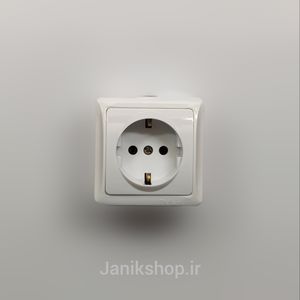 پریز برق روکار